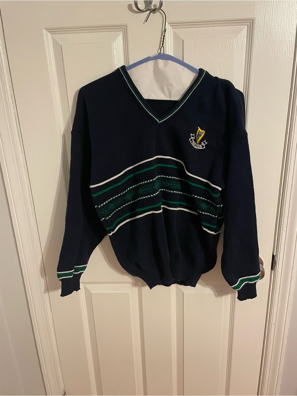 Vintage 90s Quills Woolen Market Ireland navy blue Sweater with Green and white